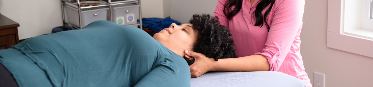 physical-therapy-clinic-neck-pain-relief-revive-physical-therapy-Issaquah-wa